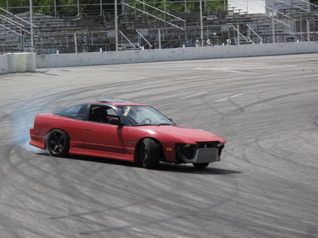 http://i144.photobucket.com/albums/r174/Englshmadesimple/240sx/501.jpg