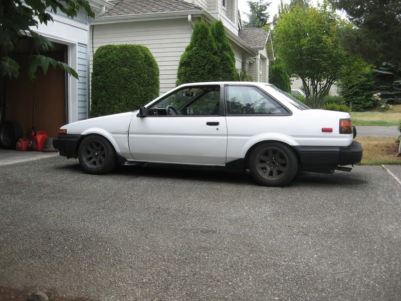 http://i144.photobucket.com/albums/r174/Englshmadesimple/ae86/IMG_3405.jpg