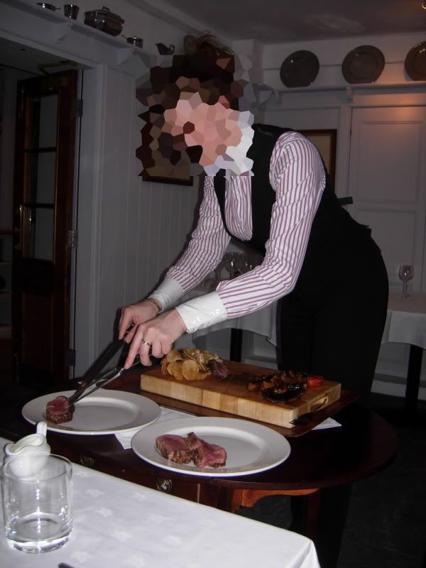 Carving the chateaubriand tableside (the waitress did not want her photograph publishing)