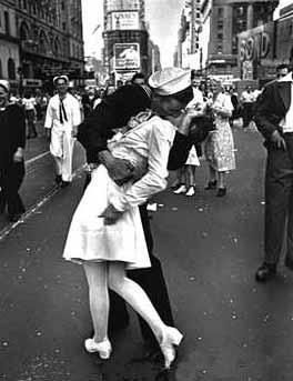 Famous Kiss In Times Square WWII Soldier and Nurse Pictures, Images and Photos