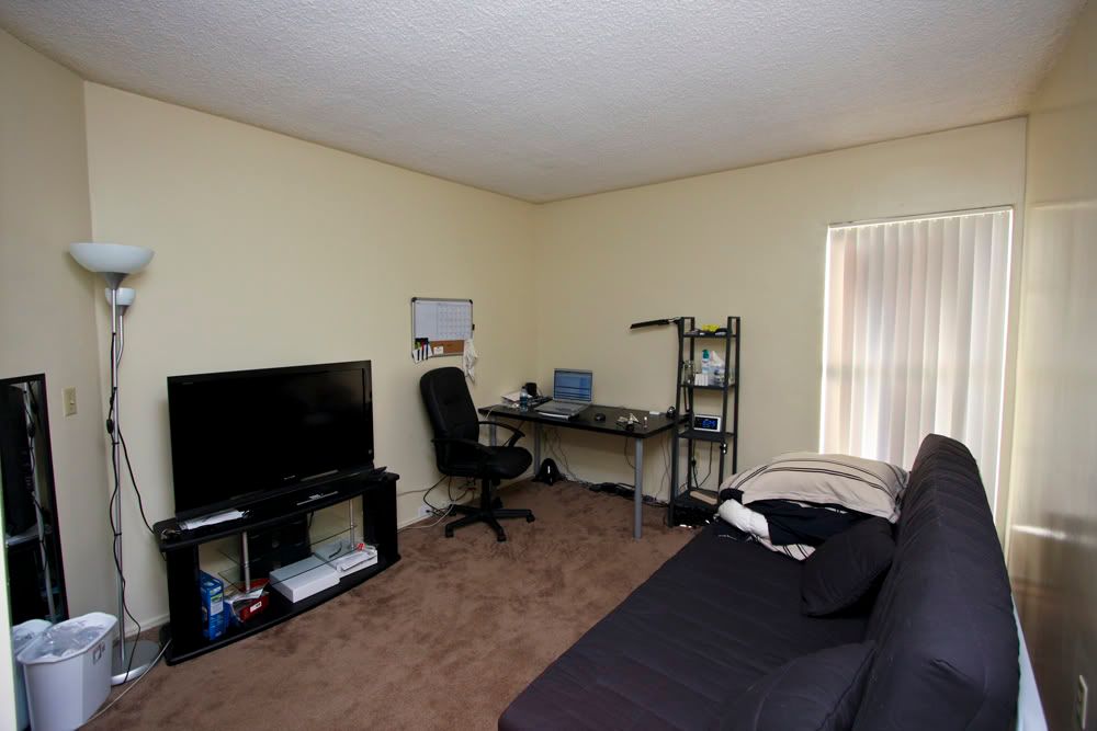 IMAGE: http://i144.photobucket.com/albums/r192/ahero4eternity/Apartment/580d6cd3.jpg