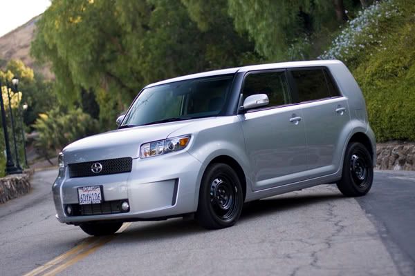 IMAGE: http://i144.photobucket.com/albums/r192/ahero4eternity/Photos%20by%20Calvin/8a8f3ab7.jpg