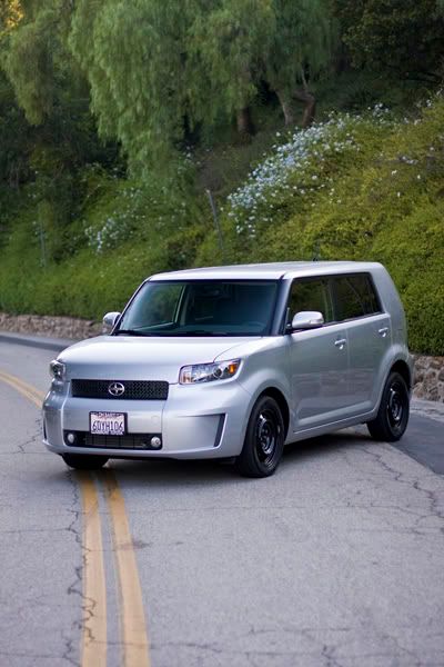 IMAGE: http://i144.photobucket.com/albums/r192/ahero4eternity/Photos%20by%20Calvin/8b4fa52c.jpg