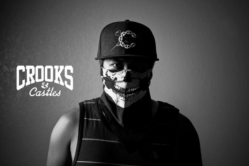 IMAGE: http://i144.photobucket.com/albums/r192/ahero4eternity/crooks.jpg