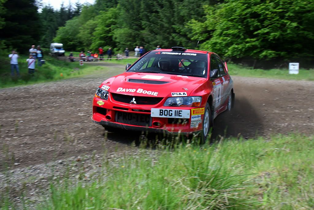 IMAGE: http://i144.photobucket.com/albums/r196/photonicks/Motorsport/2008%20Severn%20Valley/IMG_7874t.jpg