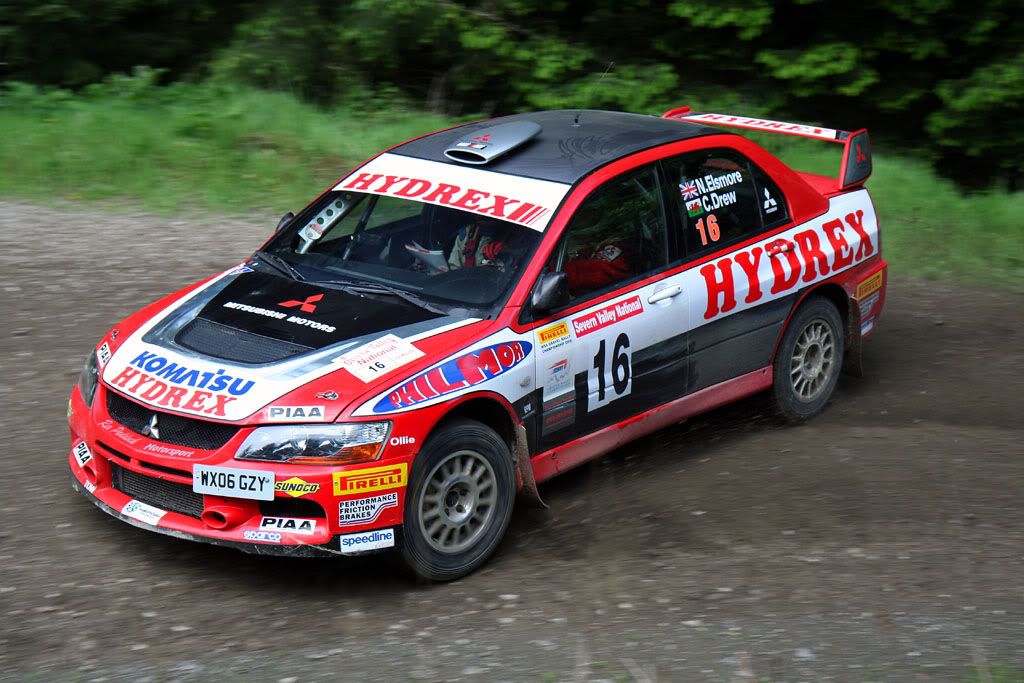 IMAGE: http://i144.photobucket.com/albums/r196/photonicks/Motorsport/2008%20Severn%20Valley/IMG_7897t.jpg