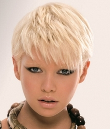 [Image: Women_cool_short_hairstyle_pictures.png]