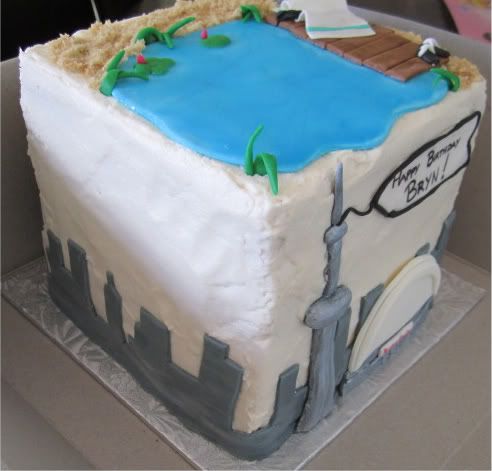 CNtower cake
