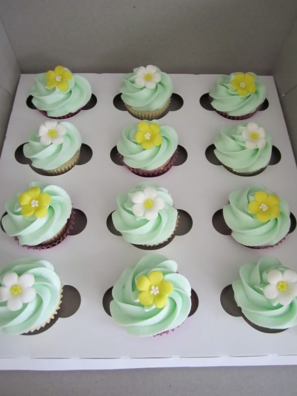 Flower Garden Cupcakes,bridal shower cupcakes
